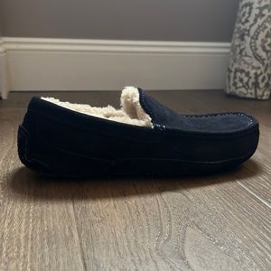 BRAND NEW: UGG Dark Navy Blue Ascot Slippers - Mens Size 10